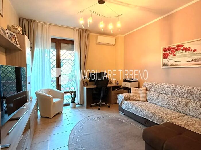 Appartamento con 5 locali in vendita in Massa