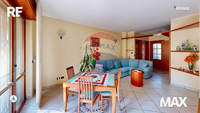 Appartamento trilocale in vendita in Via Trento, Cologno Monzese