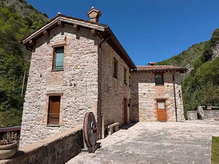 Appartamento in vendita in Via di Giove Pennino, Gubbio