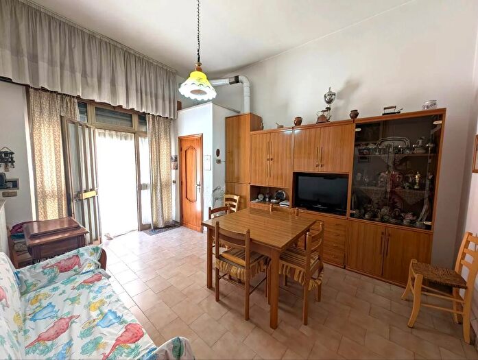 Appartamento con 5 locali in vendita in San Paolo di Civitate, San Paolo Di Civitate