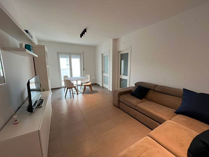 Appartamento trilocale in affitto in Via degli Stadi, Stadio Città, Cosenza