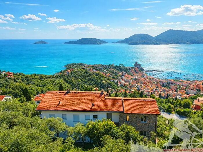 Casa trilocale in vendita in Lerici