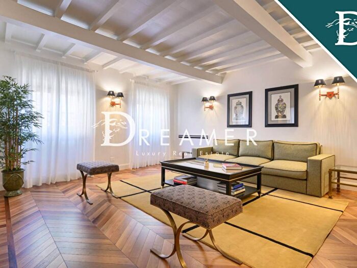 Casa con 6 locali in affitto in Via dello Sprone, Ponte Vecchio Pitti, Firenze