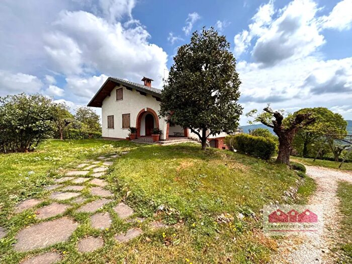 Casa con 5 locali in affitto in Via Paoloni, Arcugnano