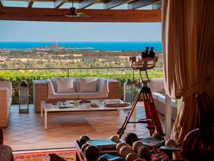 Casa con 6 locali in vendita in Pula