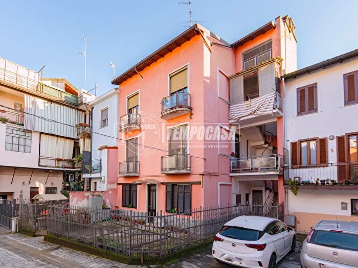 Case in Vendita e in Affitto - 2