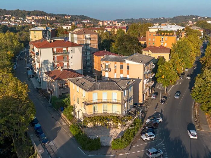 Casa con 12 locali in vendita in Via del Lavoro, Salsomaggiore Terme