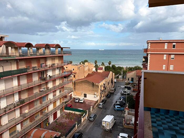 Appartamento con 6 locali in affitto in Via Giacomo Alagna, Settecannoli, Palermo