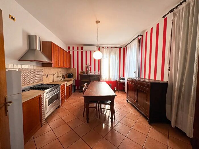 Appartamento con 5 locali in vendita in Via Riviera, Nanto