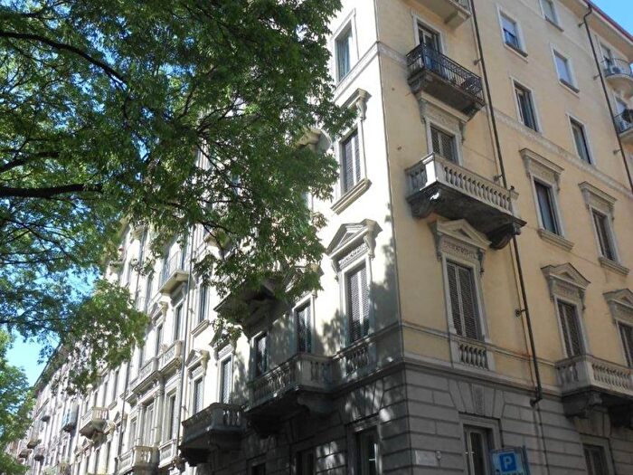 Appartamento con 6 locali in affitto in Corso Guglielmo Marconi, San Salvario Baretti, Torino