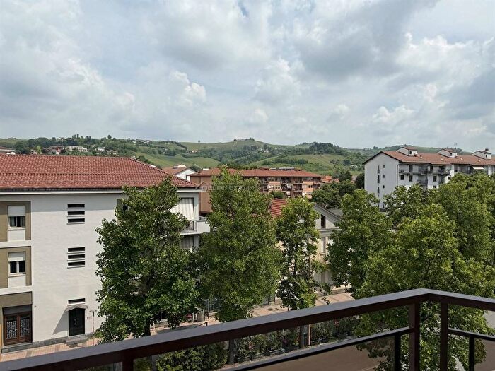 Appartamento con 5 locali in affitto in Corso Enotria, Corso Langhe Moretta Corso Cortemilia, Alba