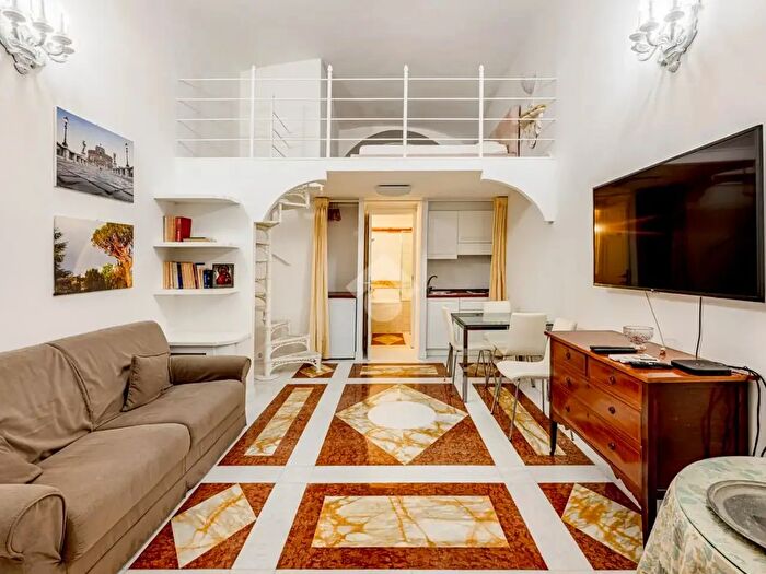 Appartamento monolocale in vendita in Via Piemonte, Roma