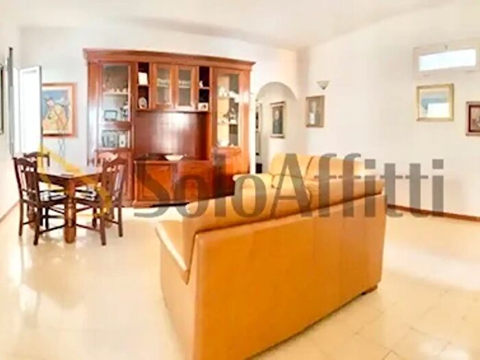 Appartamento quadrilocale in affitto in Via Quintino Sella, Bari