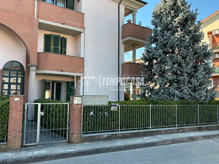 Appartamento trilocale in vendita in Via Cesare Battisti, Castel San Giovanni
