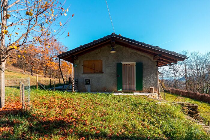 Casa con 6 locali in vendita in Borgata Ugotto, Roccabruna