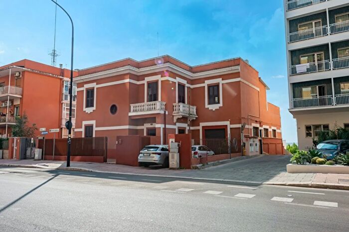 Casa con 7 locali in vendita in Viale Virgilio, Taranto