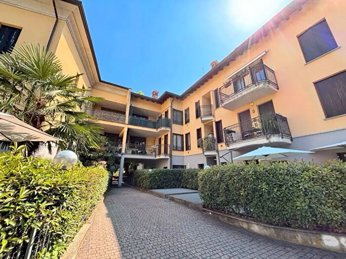 Appartamento trilocale in vendita in Via Alessandro Volta, Corbetta