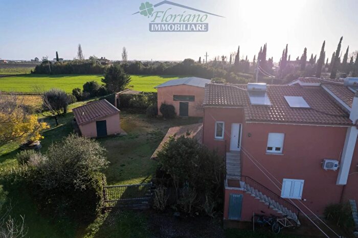 Appartamento quadrilocale in vendita in Località QuercettePescia Romana, Montalto Di Castro