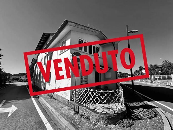 Casa trilocale in vendita in Via Stazione, Manzano