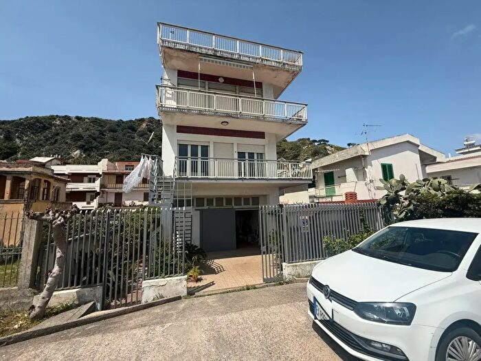 Appartamento quadrilocale in vendita in Via Nazionale Briga Marina F, Messina