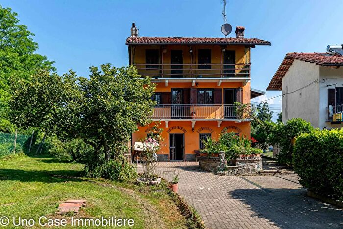 Casa con 5 locali in vendita in Borgata Chiusellaro Pavone Canavese, Pavone Canavese