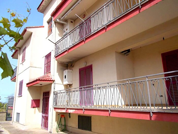 Casa con 10 locali in vendita in Maddaloni, Cervino