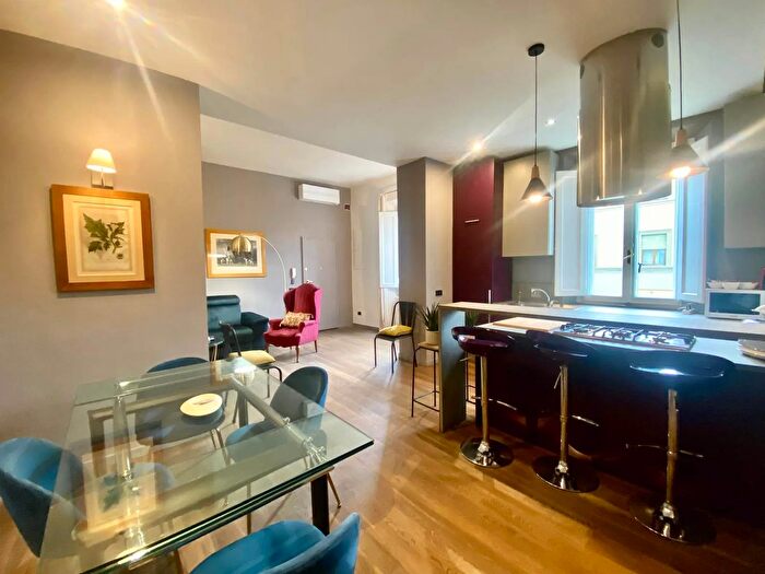 Appartamento con 5 locali in affitto in Firenze, Firenze