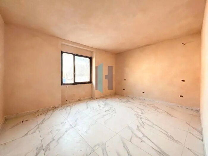 Appartamento trilocale in vendita in Via Valcamonica, Brescia