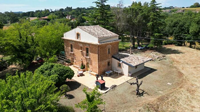 Casa quadrilocale in vendita in Via SCroce, Piazza Armerina