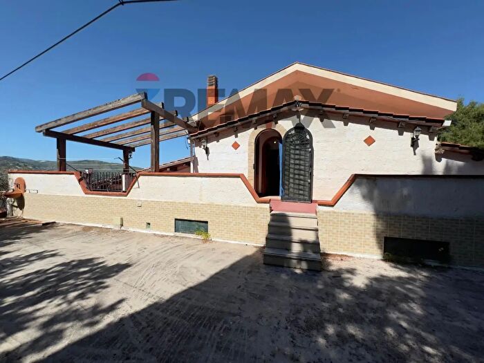 Casa con 15 locali in vendita in Contrada Costa Romita, Castellammare Del Golfo