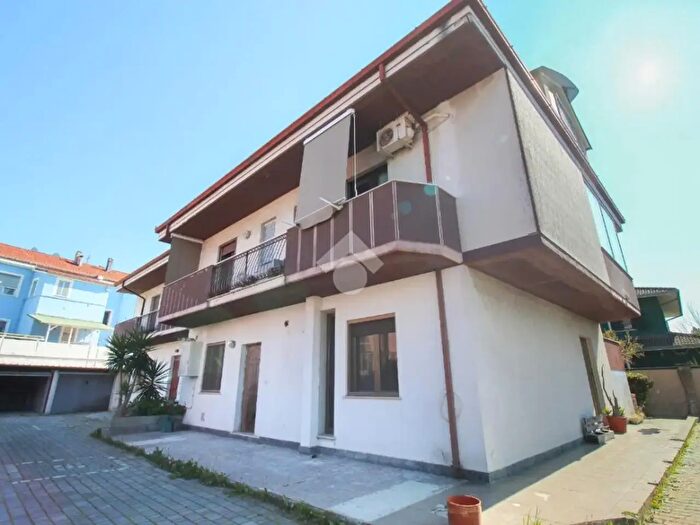 Appartamento quadrilocale in vendita in Viale Matrino, Citta SantAngelo