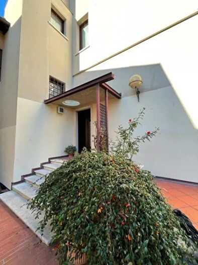 Casa con 8 locali in vendita in Mantova