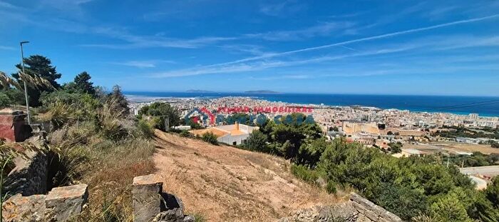 Casa con 5 locali in vendita in Erice