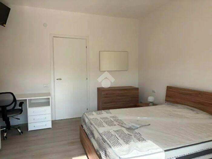 Appartamento quadrilocale in affitto in Via Brunoro della Scala, Verona