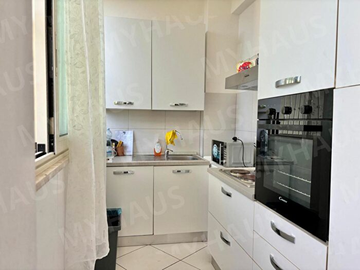 Appartamento trilocale in vendita in Viale Antonio Canova, Cesenatico