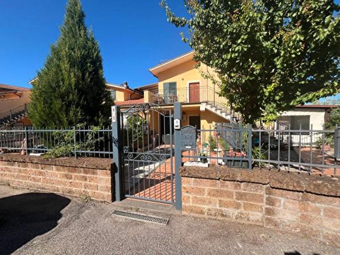 Appartamento quadrilocale in vendita in Via dei Mille, Vasanello