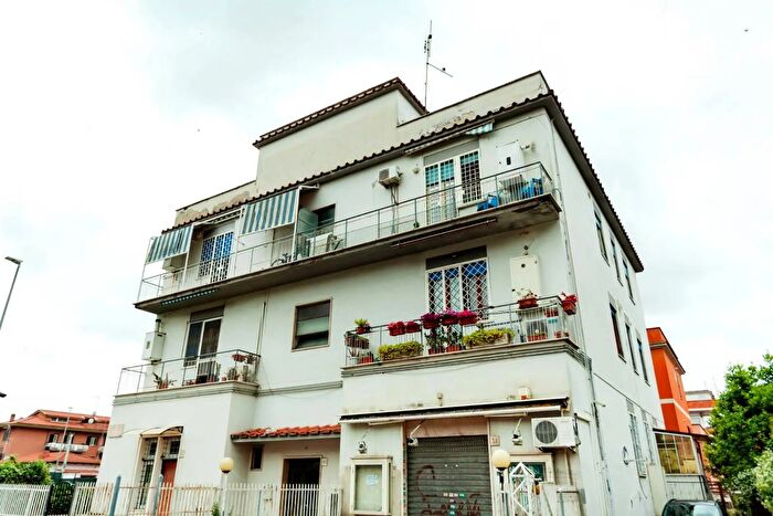 Appartamento trilocale in vendita in Via Giuseppe Rosati Roma, Roma