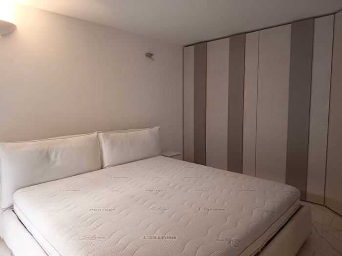 Appartamento bilocale in affitto in Via Lazzaro Palazzi, Porta Venezia, Milano