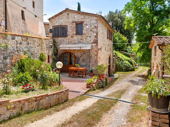 Casa con 6 locali in vendita in Colle Di Val D'Elsa