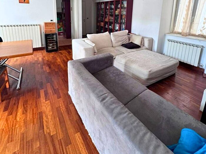 Appartamento quadrilocale in affitto in Via Niccolò Machiavelli, Borgo Teresiano, Trieste