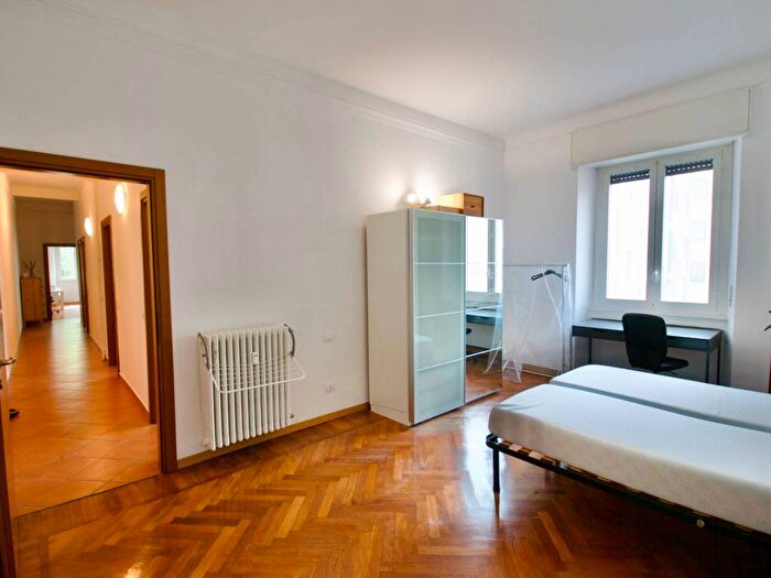 Appartamento trilocale in affitto in Viale Abruzzi, Buenos Aires, Milano