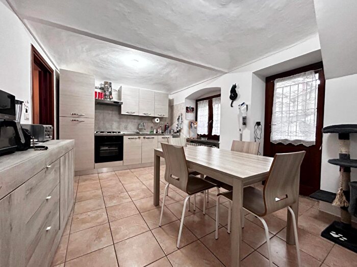 Appartamento trilocale in vendita in Via Roma, Vaie