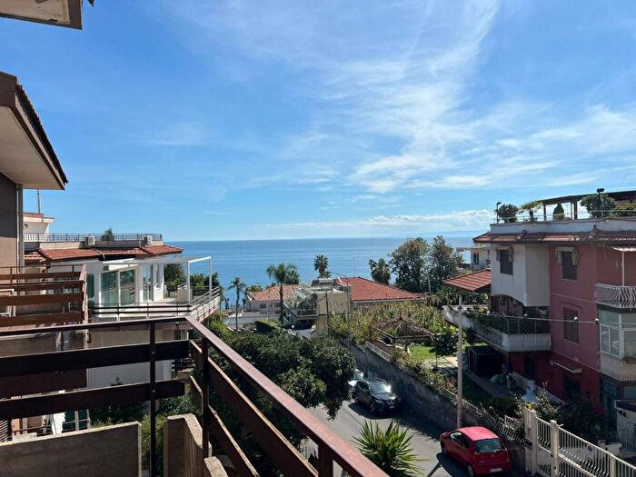 Appartamento bilocale in affitto in Via dei Malavoglia, Centro, Aci Castello