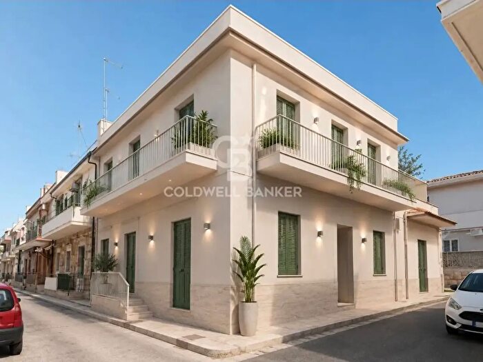 Casa con 9 locali in vendita in Via Monfalcone, Ragusa