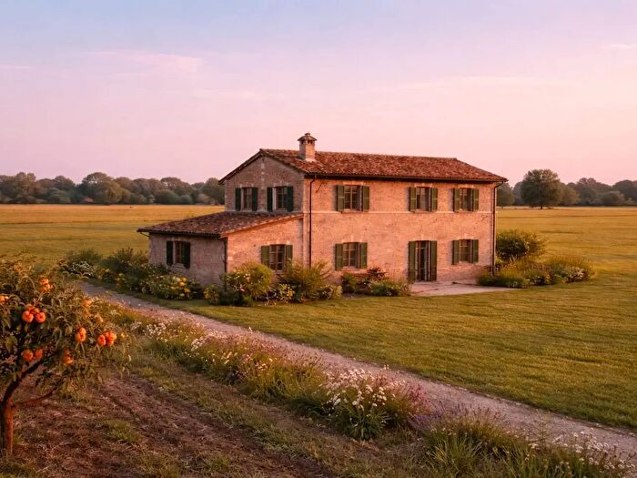 Casa con 7 locali in vendita in Via Lughese, Forli