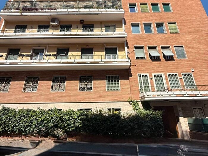 Appartamento trilocale in affitto in Via Antonio Gramsci, Parioli, Roma