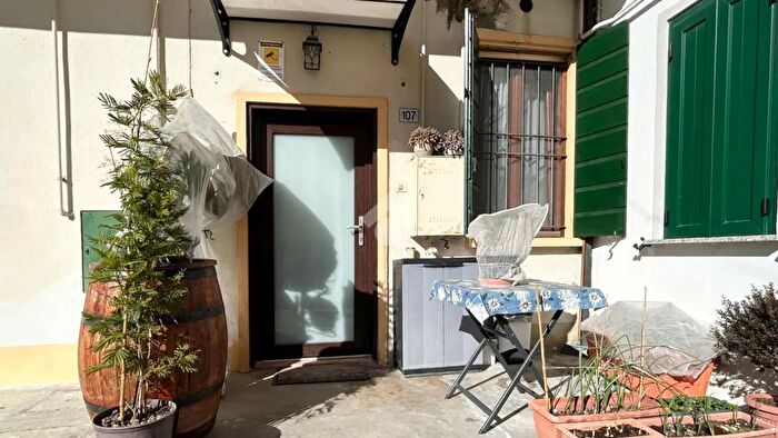 Casa con 5 locali in vendita in Via Canale della Botte, Molinella