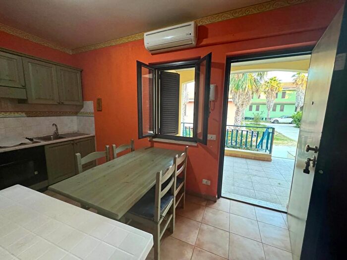 Appartamento trilocale in affitto in Borgia