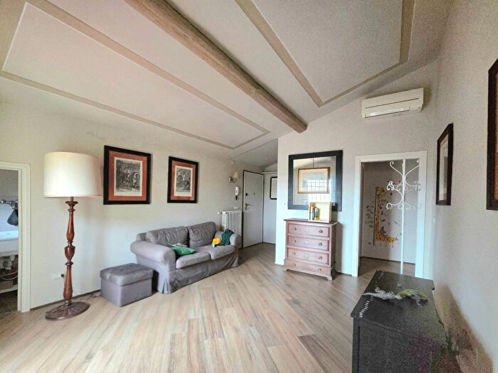Appartamento con 5 locali in affitto in Costa dei Magnoli, Oltrarno, Firenze