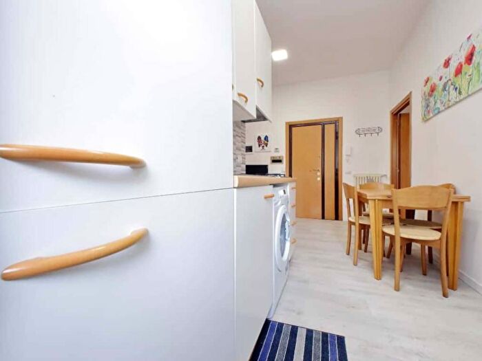 Appartamento trilocale in affitto in Via Segesta, Appio Latino, Roma